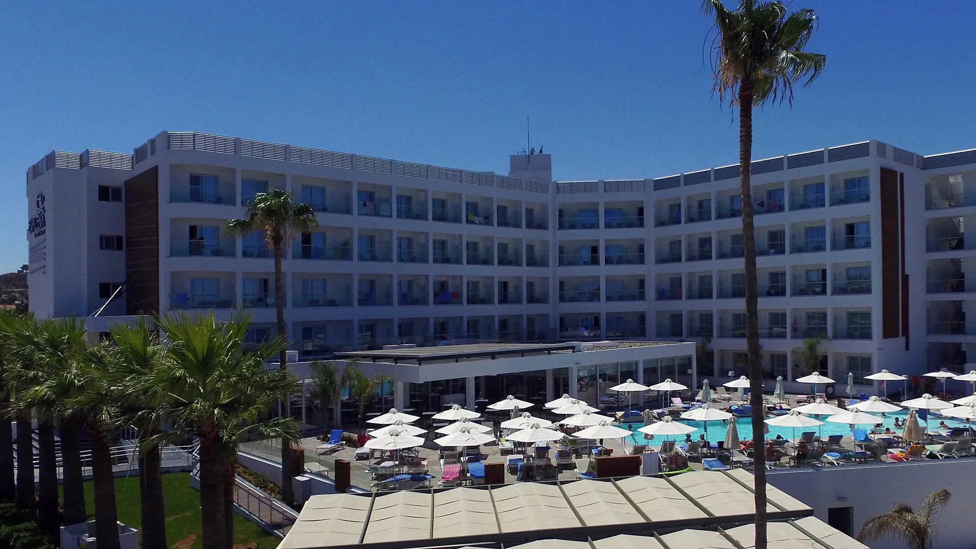 Evalena Beach Hotel Protarász