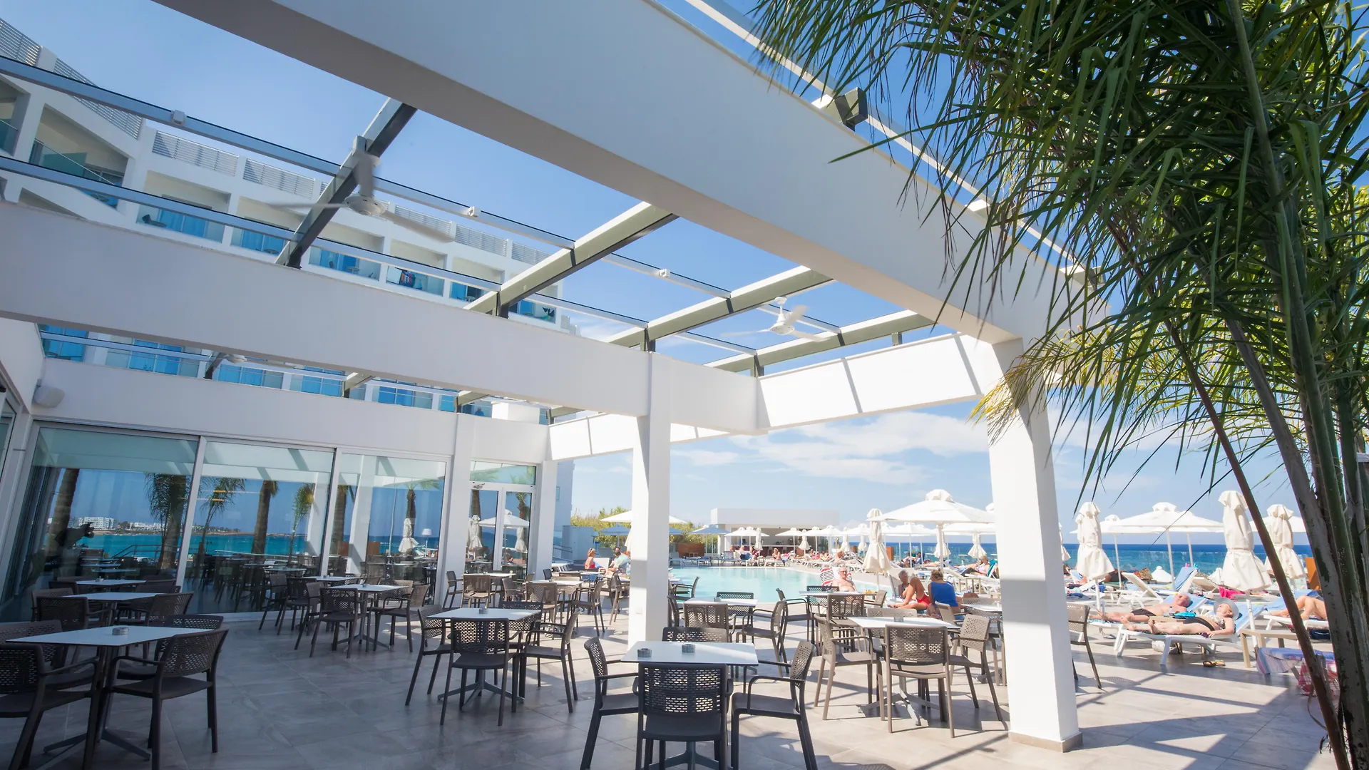 Evalena Beach Hotel Protarász